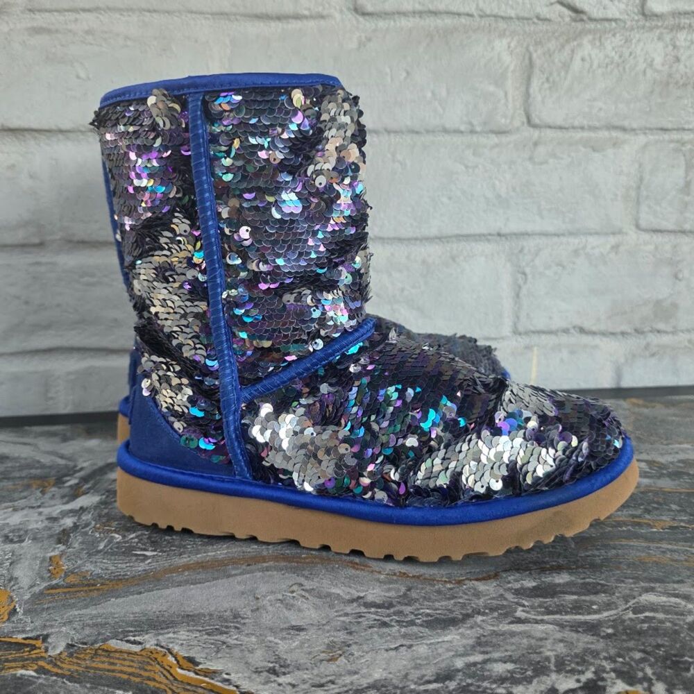 UGG Women's Classic Short Cosmos Sequin Boots Surf Blue Mermaid Metallic Size 7
